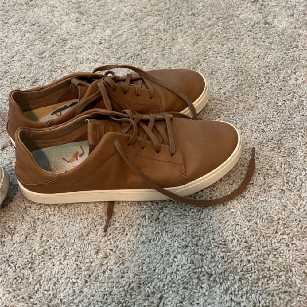 Women’s size 11 Olakai Sneakers